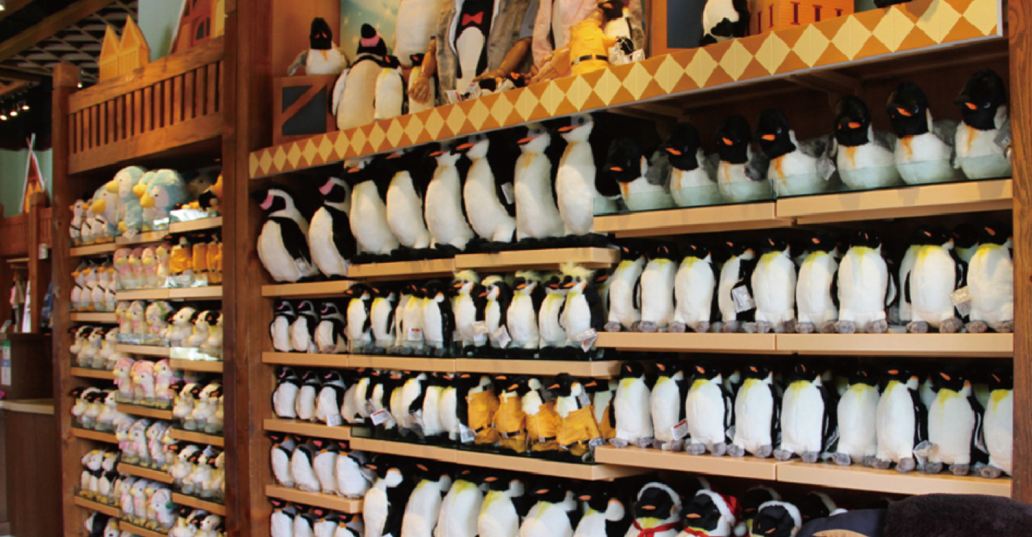 Penguin Specialty: Where Antarctic Wonders Inspire Conservation Keepsakes